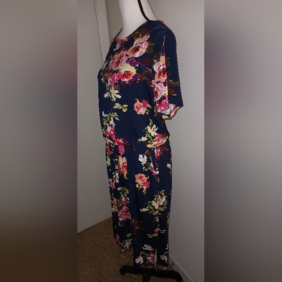 NWT Simply Fairy Designer Stretch Dress with Pockets 16/18 - Picture 2 of 7